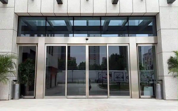 輕松掌握電動玻璃門維修保養(yǎng)技巧，有效延長使用壽命