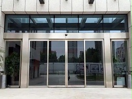 輕松掌握電動(dòng)玻璃門維修保養(yǎng)技巧，有效延長使用壽命