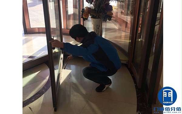 盼盼自動(dòng)旋轉(zhuǎn)門(mén)門(mén)扇故障檢測(cè)