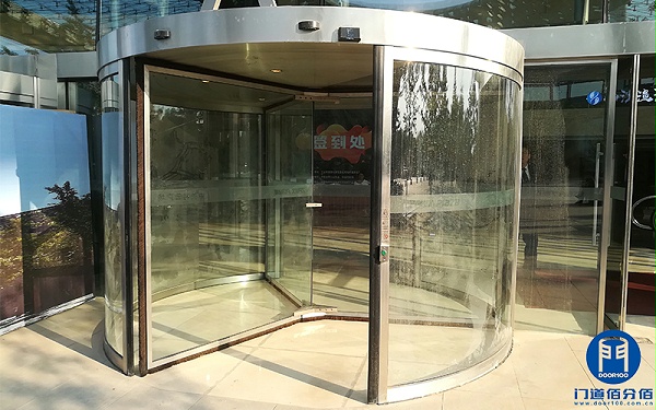 北京軟件園卡巴自動三翼旋轉門保養(yǎng)服務案例