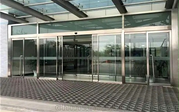 自動感應(yīng)門維修操作注意規(guī)范