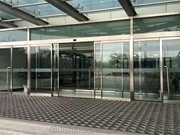 自動感應(yīng)門維修操作注意規(guī)范