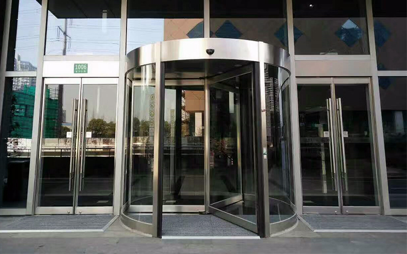 三翼旋轉(zhuǎn)門為何要保養(yǎng)？保養(yǎng)有何講究？三翼門保養(yǎng)小知識來了