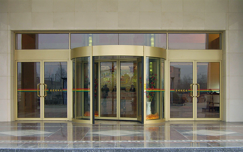 自動旋轉(zhuǎn)門電器系統(tǒng)因干擾產(chǎn)生故障的原因與維修解決方法介紹