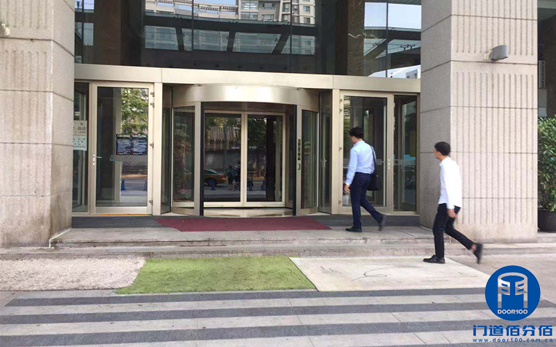 北京市某塔樓進出口凱必盛（KBB）旋轉(zhuǎn)門定期大保養(yǎng)服務