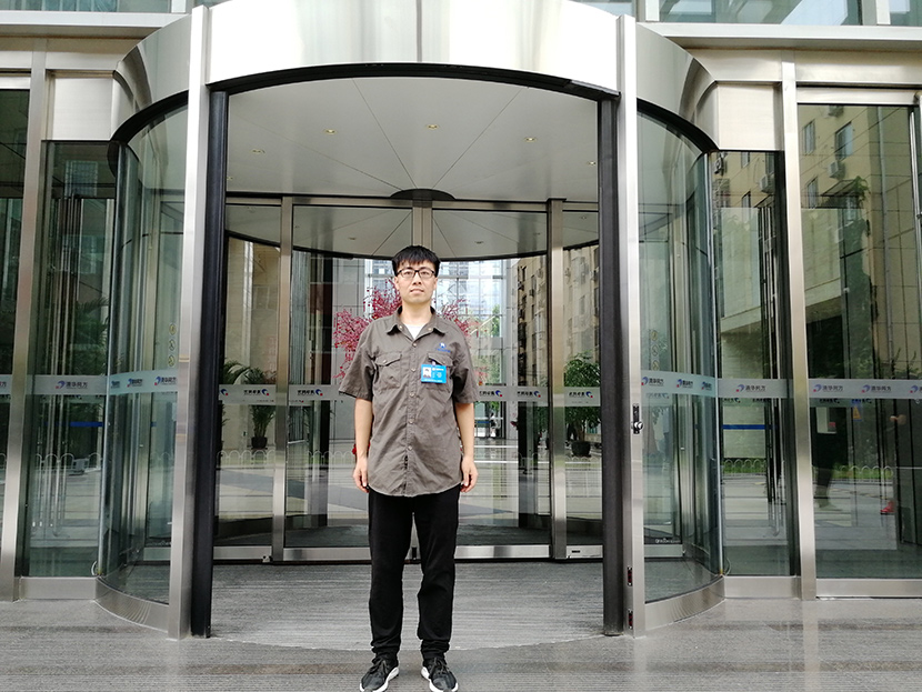 門道佰分佰旋轉(zhuǎn)門維修師傅