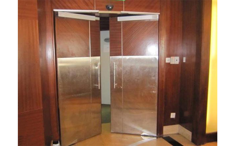 門禁控制的90度自動平開門門禁故障排查維修