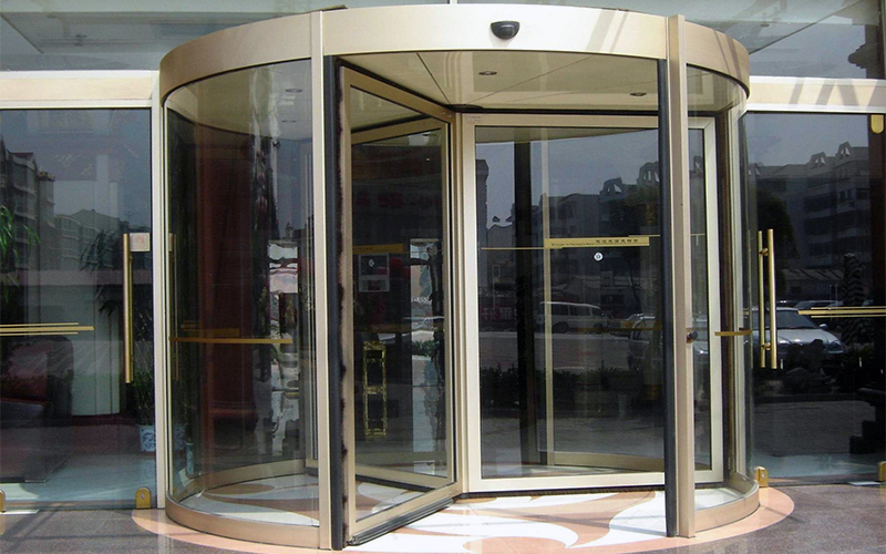 2門道帶你了解旋轉(zhuǎn)門，電動旋轉(zhuǎn)門控制系統(tǒng)揭秘