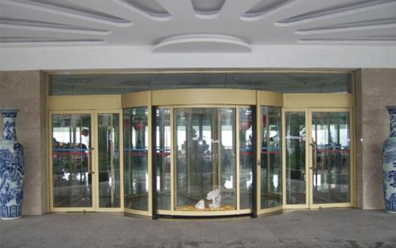 了解電動旋轉(zhuǎn)門使用注意事項，保證安全與提高壽命