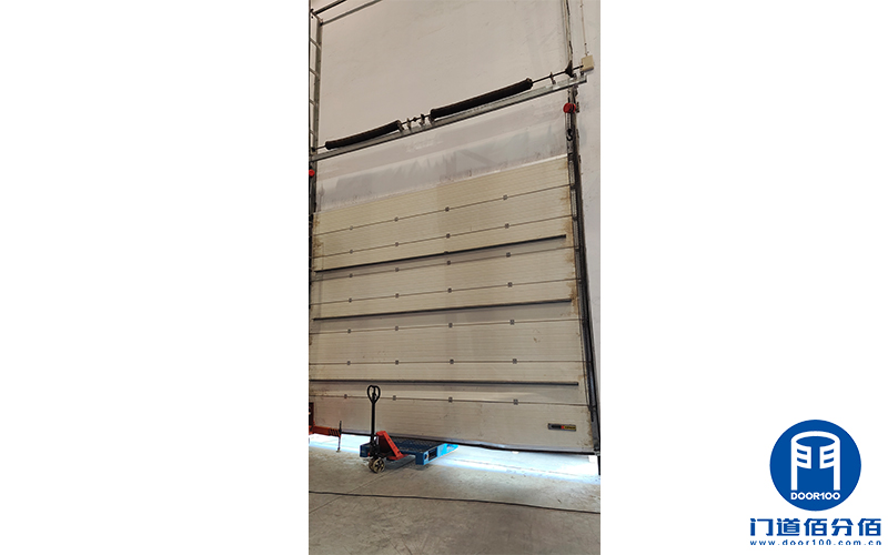 南京倉庫工業(yè)提升門故障維修服務(wù)