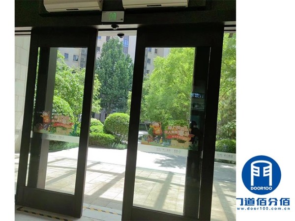 案例分享：<i style='color:red'>泰康</i>養(yǎng)老社區(qū)自動玻璃門保養(yǎng)服務