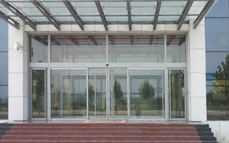 感應(yīng)電動(dòng)門附件配置及售后維護(hù)注意事項(xiàng)