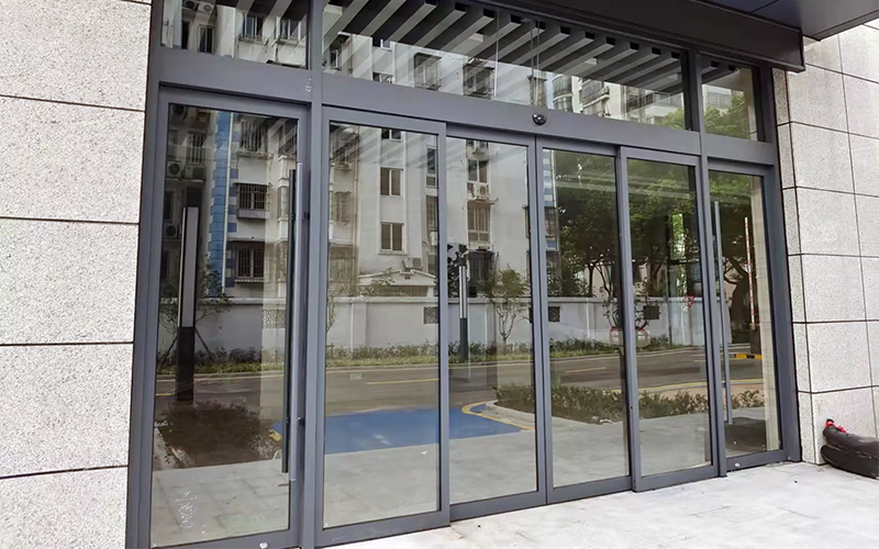 如何正確使用自動門，你get了嗎？