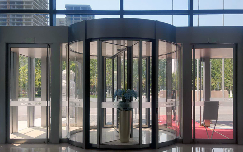 旋轉(zhuǎn)門和自動門安裝的留縫限值和檢測方法