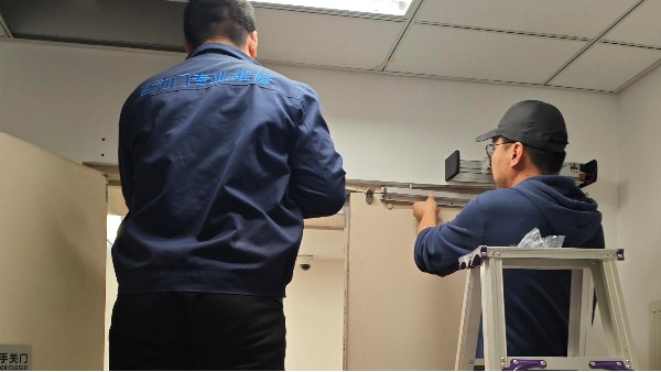 自動(dòng)開(kāi)門(mén)機(jī)安裝