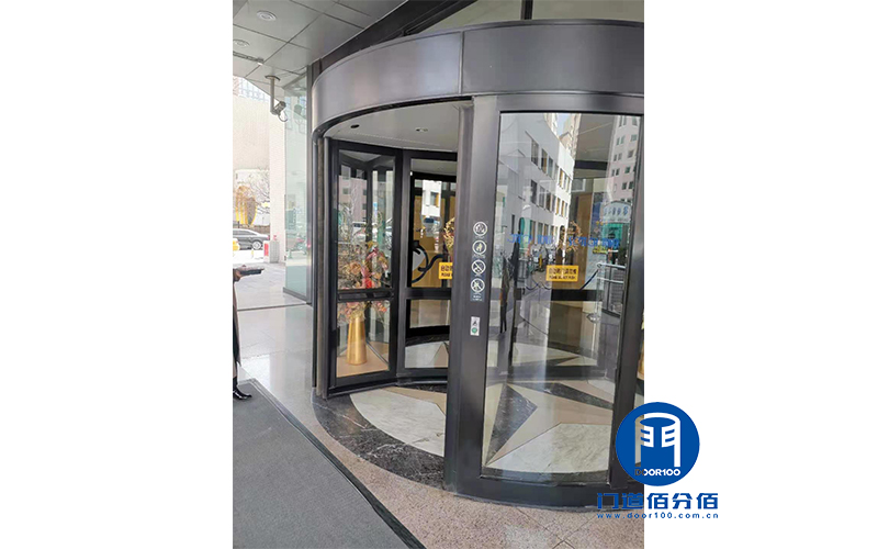案例分享：大廈自動(dòng)旋轉(zhuǎn)門(mén)保養(yǎng)服務(wù)