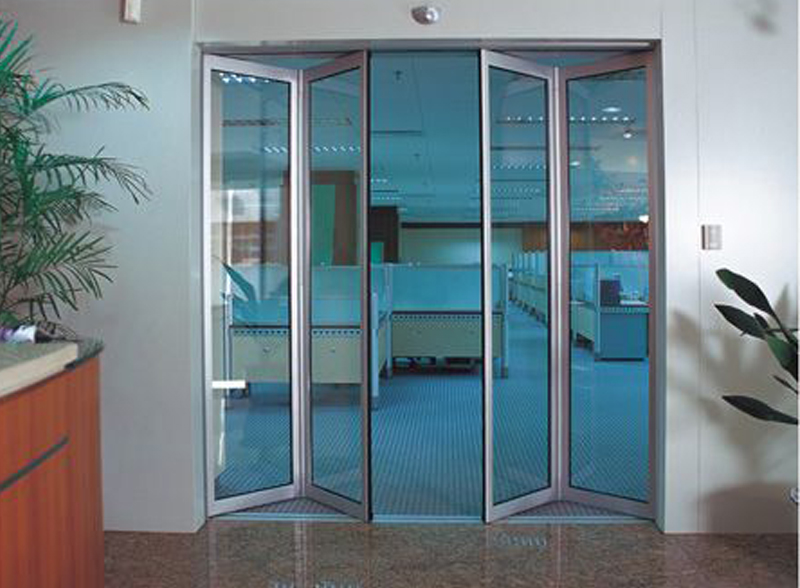 詳述自動(dòng)折疊門特點(diǎn)及正確使用保養(yǎng)方法