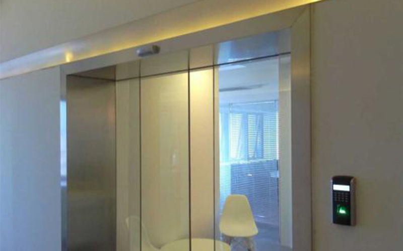 怎么做才是正確的日常維護(hù)保養(yǎng)自動感應(yīng)玻璃門