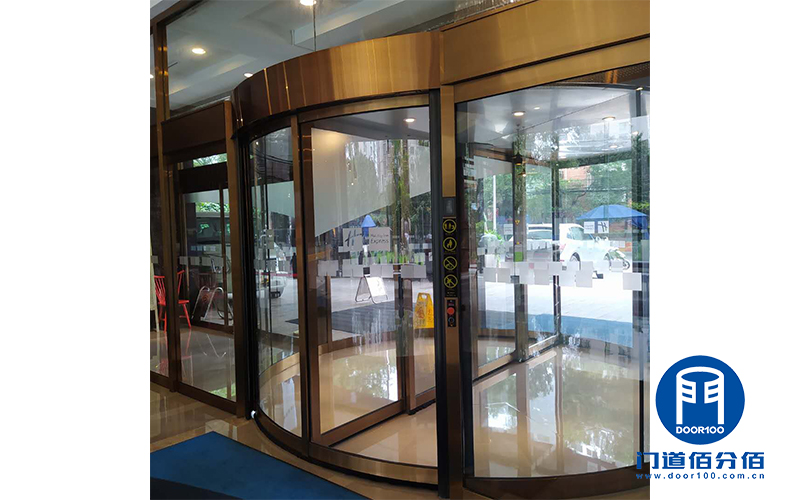 門道佰分佰服務(wù)案例：酒店入口門區(qū)旋轉(zhuǎn)門與地彈門保養(yǎng)項(xiàng)目