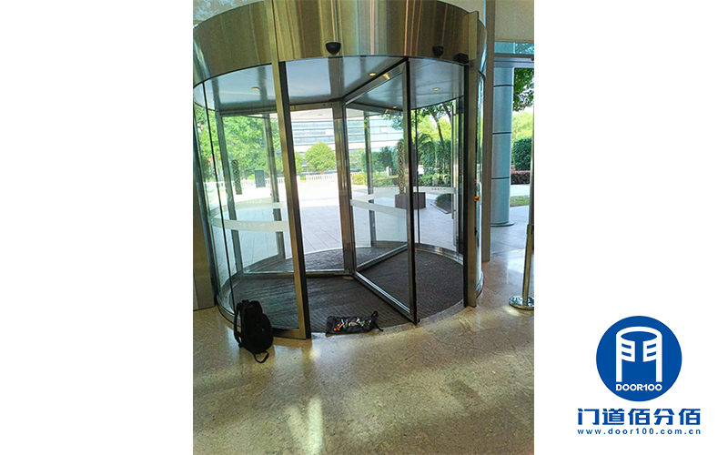 項目介紹丨上海交銀寶盾兩翼與三翼旋轉(zhuǎn)門維修