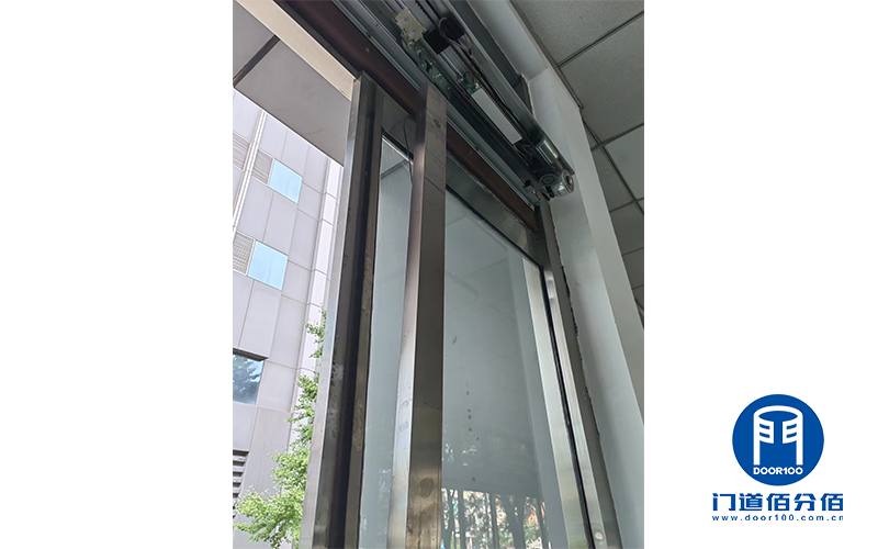 松下平移式自動(dòng)門遙控與剮蹭故障維修案例分享