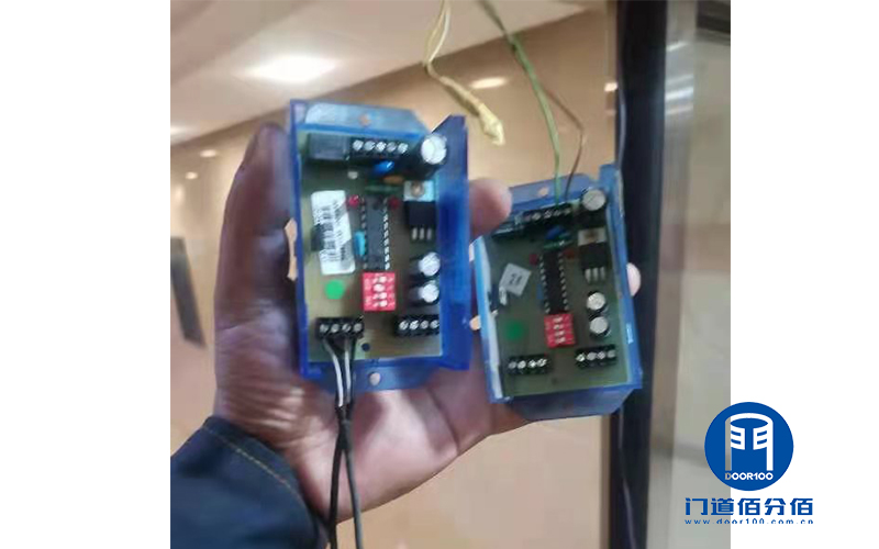 辦公樓玻璃自動移門防夾保護(hù)裝置更換維修