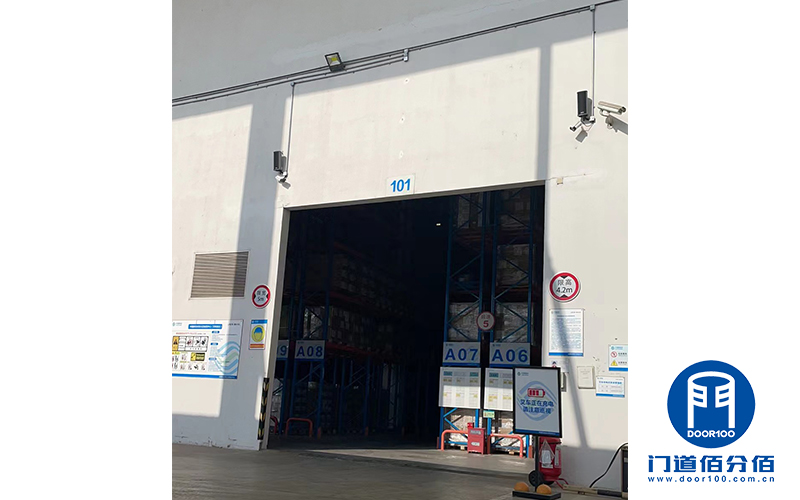 移動(dòng)公司倉庫提升門保養(yǎng)案例