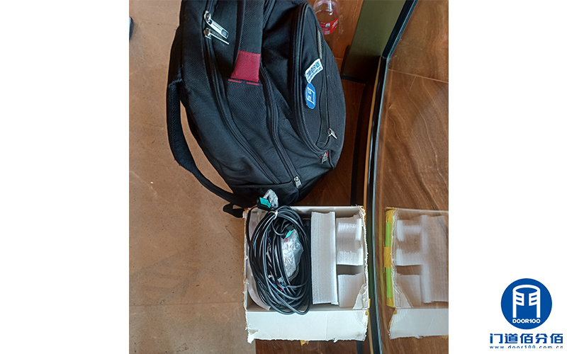 自動(dòng)兩翼旋轉(zhuǎn)門足部安全升級(jí)配件準(zhǔn)備