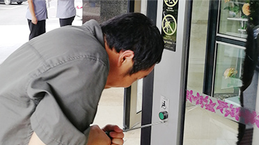 四翼旋轉(zhuǎn)門(mén)維修