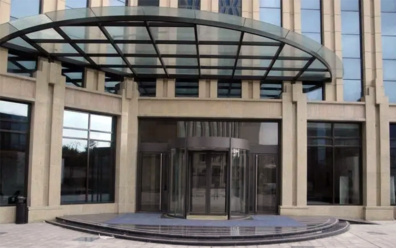 如何防止雨季進(jìn)水問題？旋轉(zhuǎn)門防水策略