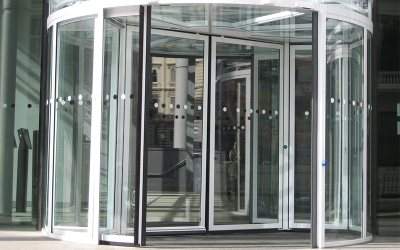 大堂兩翼自動旋轉門日常清潔維護大全