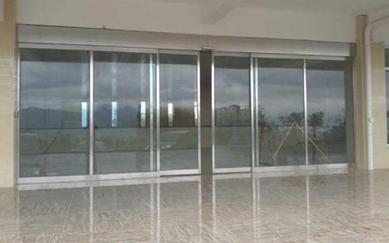 防疫丨進(jìn)出口無(wú)接觸自動(dòng)門(mén)，減少疫情傳播的利器