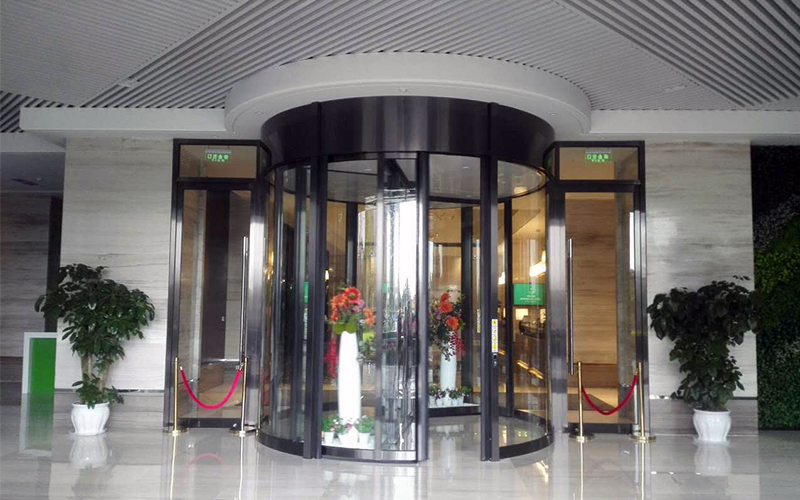 旋轉門不轉了？這里有維修解決方法！