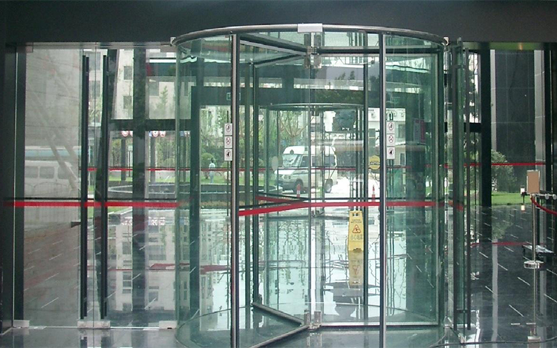 水晶旋轉(zhuǎn)門安裝技術(shù)要求及配件介紹