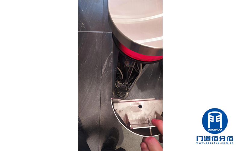 維修寶盾（BOON EDAM）擺閘擺門(mén)關(guān)不正故障3