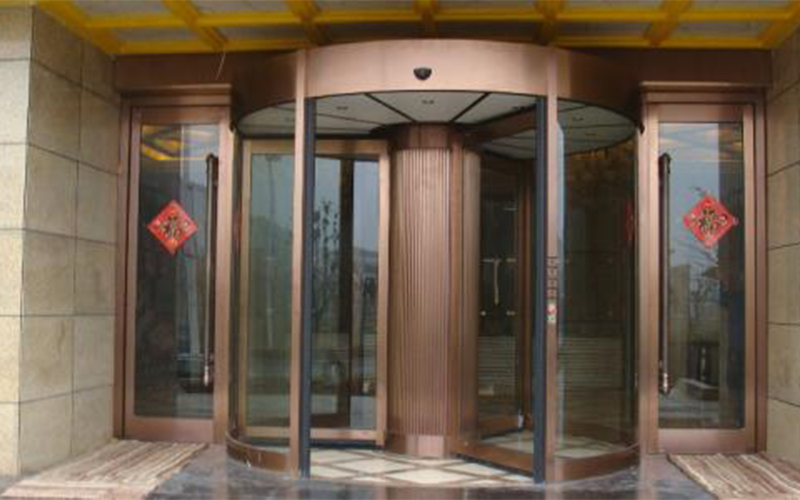 環(huán)柱自動(dòng)旋轉(zhuǎn)門(mén)驅(qū)動(dòng)裝置方案介紹