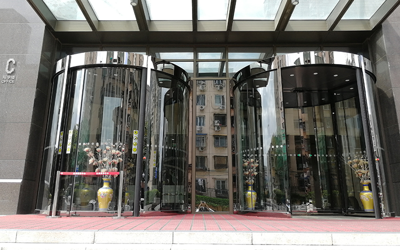 旋轉(zhuǎn)門售后服務之自動旋轉(zhuǎn)門配件保養(yǎng)方法介紹