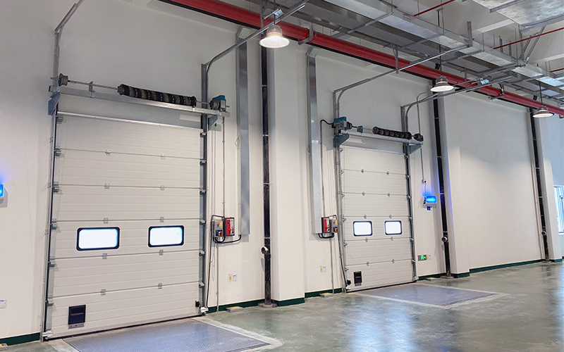 如何應(yīng)對(duì)嚴(yán)寒天氣對(duì)工業(yè)提升門(mén)考驗(yàn)？